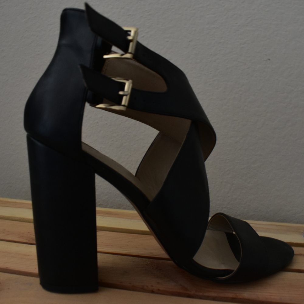 Metaphor Block heel strappy sandal